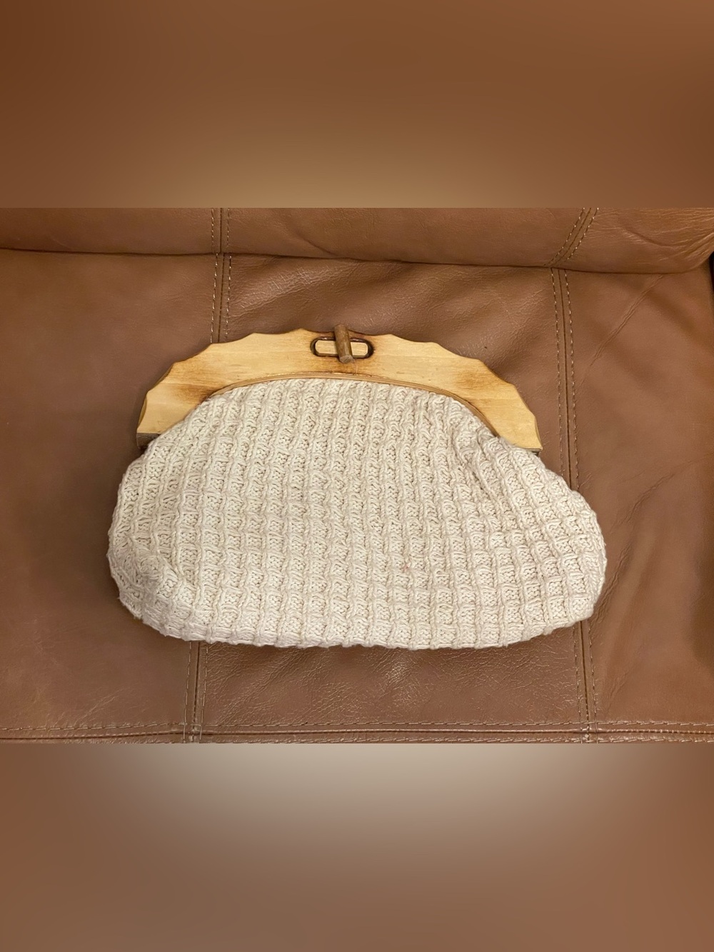 Vintage White Knit Crochet Clutch Boho w/ Wooden Closure Made In Hong Kong